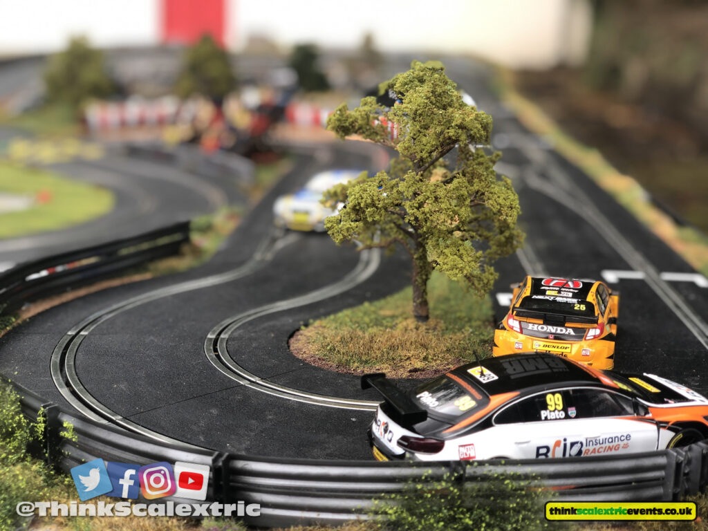 Bespoke Track: Compact Race Track 8' x4'