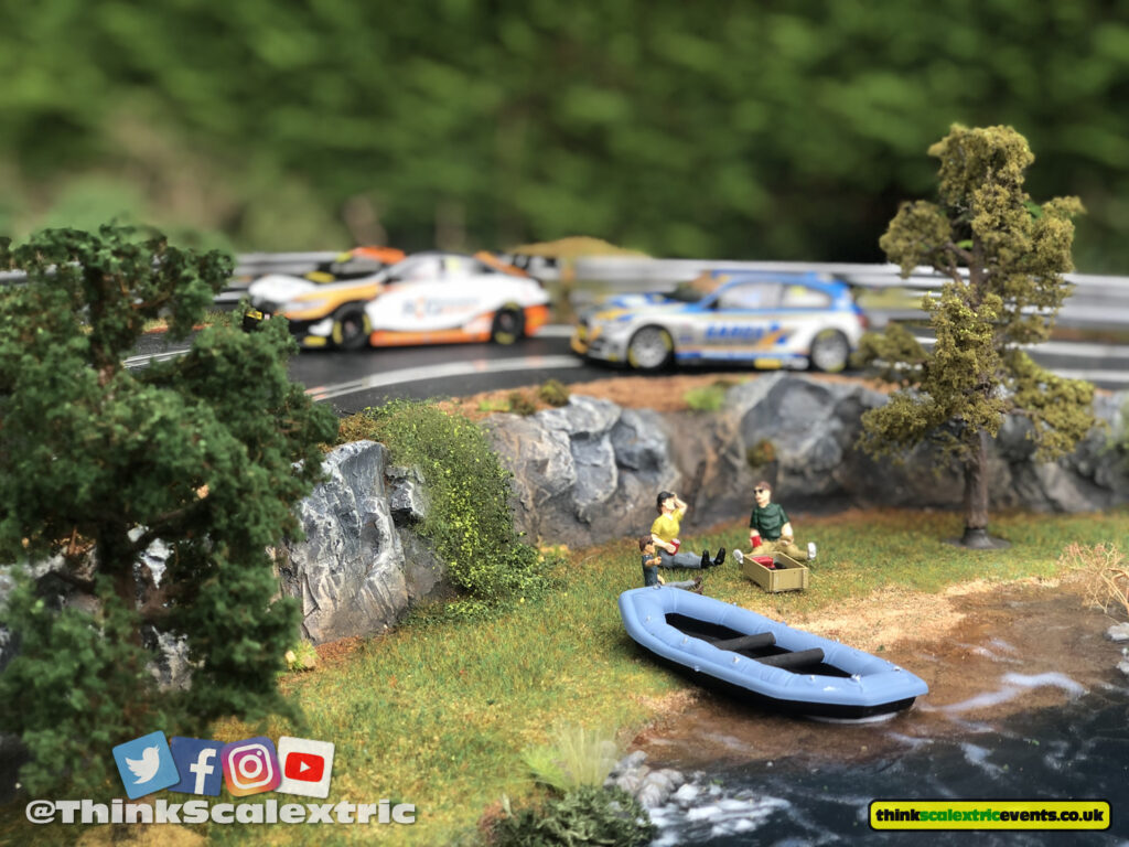 Bespoke Track: Compact Race Track 8' x4'