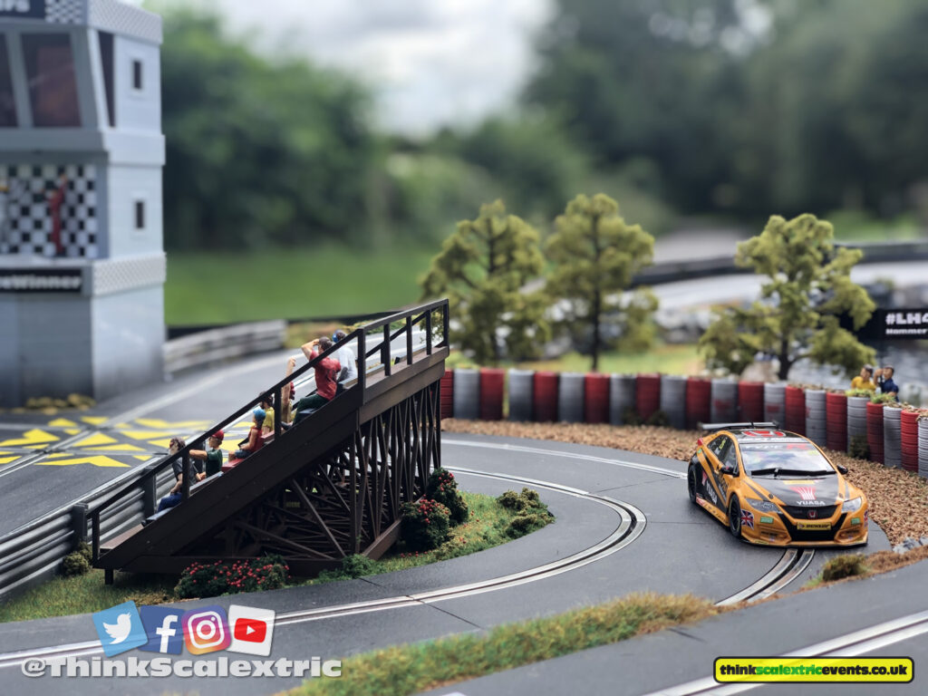 Bespoke Track: Compact Race Track 8' x4'