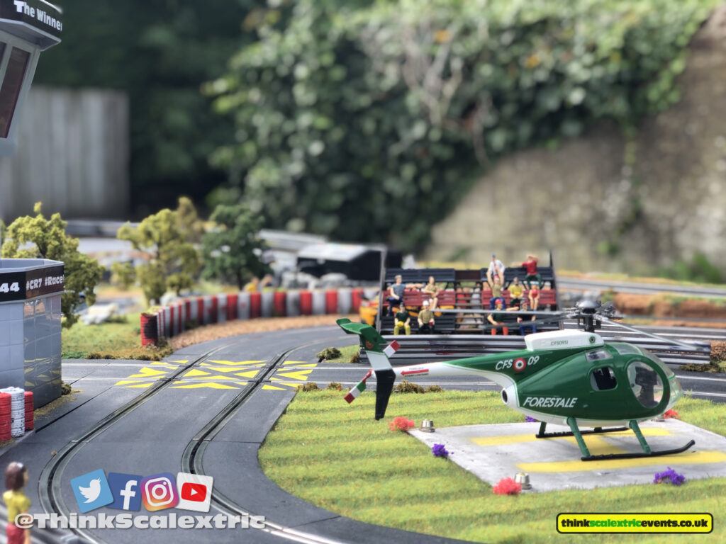 Bespoke Track: Compact Race Track 8' x4'