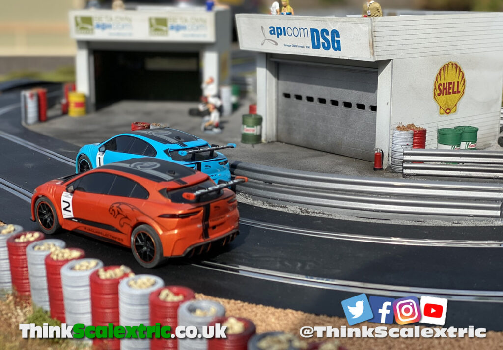 Bespoke Track: Compact Exhibition Track 3.5' x 3.5'
